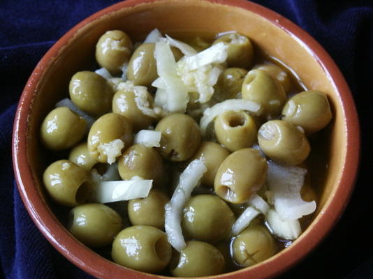 olives marinées à l'ail