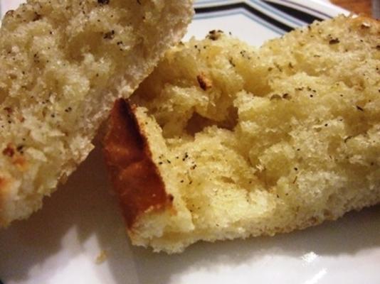 Le pain à l'ail de judi - simple et délicieux