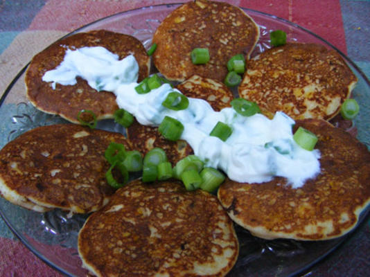 blini de maïs au saumon fumé et crème de ciboulette