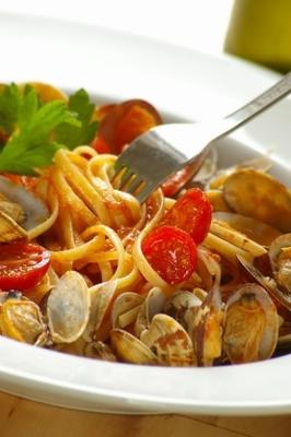 spaghetti alle vongole (spaghetti aux palourdes)