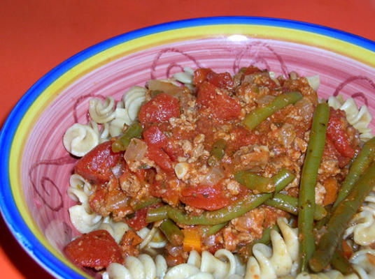 spaghetti à la viande épaisse et sauce végétarienne