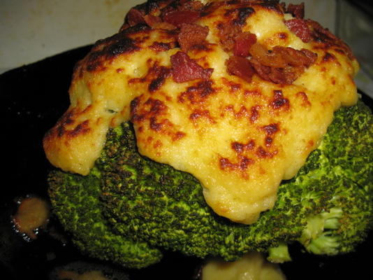 brocoli avec du fromage et du bacon