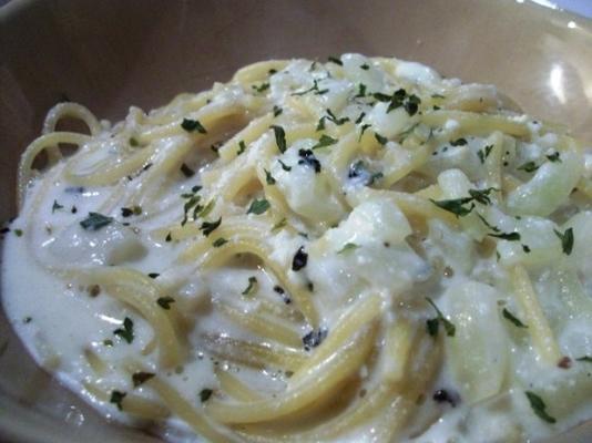 fettuccine à la sauce au fromage aux herbes