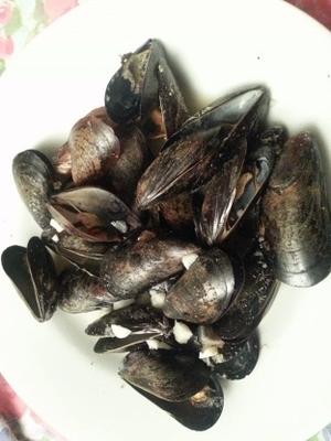 moules à la vapeur à l'ail