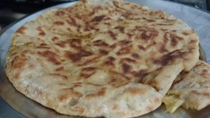 alu paratha - pain fourré à la purée de pommes de terre