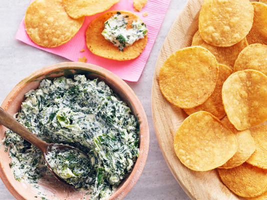 trempette crémeuse à l'ail rôti et aux légumes verts