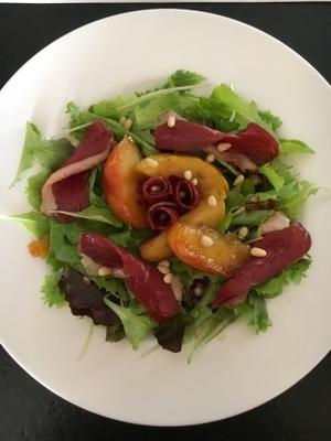 magret de canard fumé divin et pommes rôties