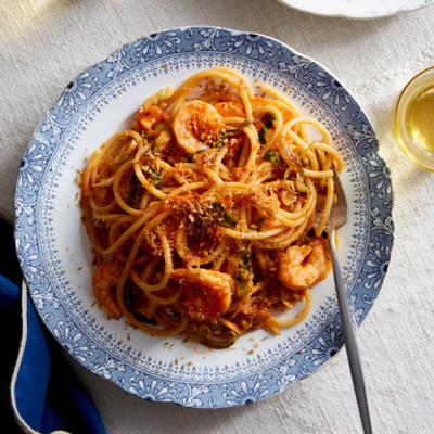 Bucatini aux crevettes épicées - tablier bleu