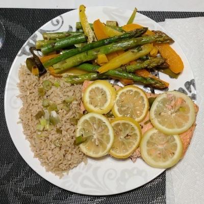 saumon au citron et au vin cuit à la vapeur