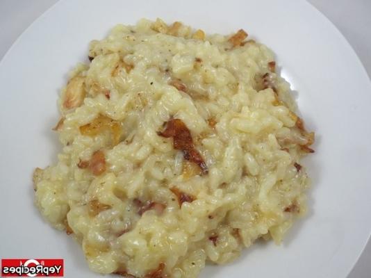 risotto aux oignons caramélisés avec bacon et parmesan