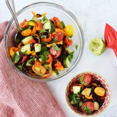 salade de concombre et de tomates