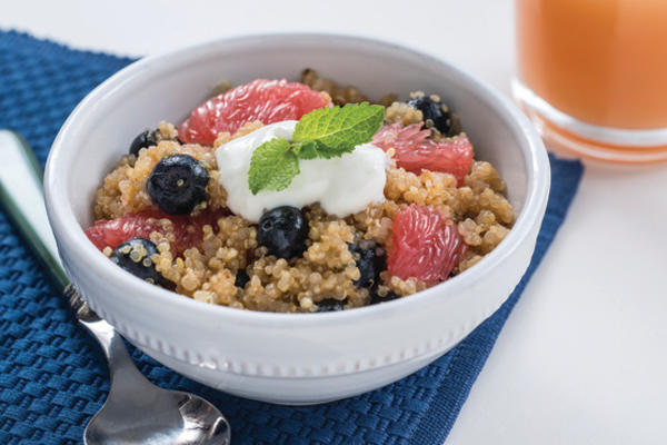 petit-déjeuner pamplemousse myrtille quinoa
