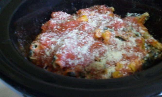 mijoteuse ziti aux épinards, ricotta et sauce tomate