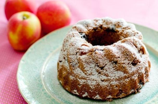 Gâteau aux raisins et aux pommes au rhum (sans gluten, faible en gluten)