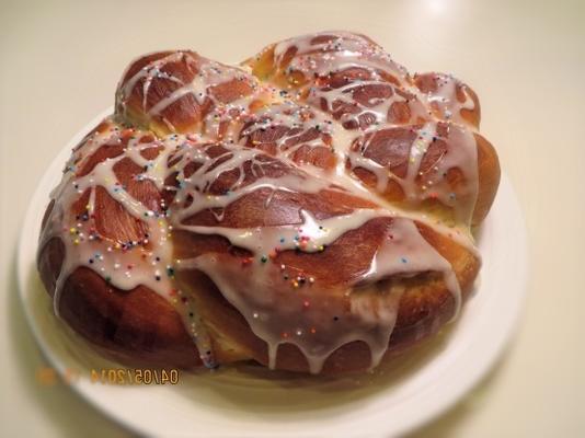 couronne de pain de Pâques de kaf