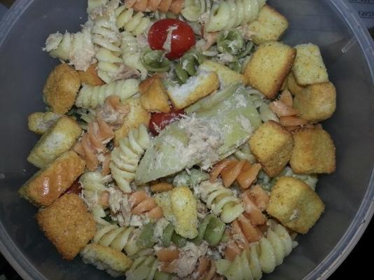 salade de pâtes au thon facile avec artichauts et croûtons