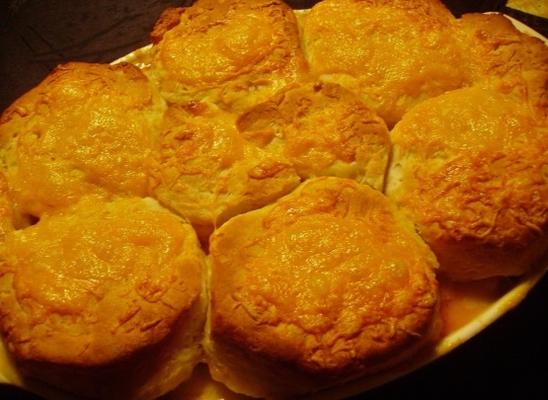 biscuit garni de poulet et brocoli