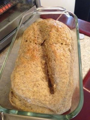 pain de blé / de seigle fraîchement moulu