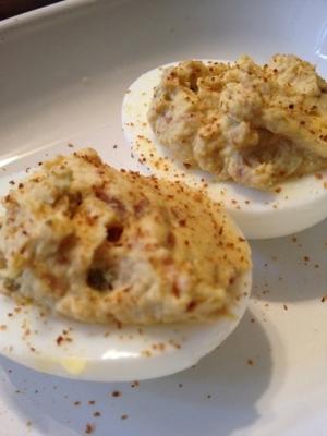 œufs de piment fantôme et bacon