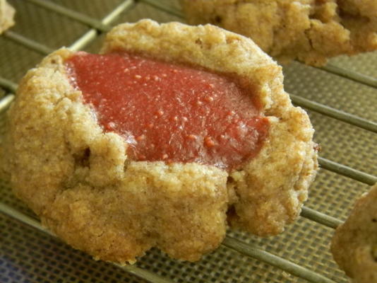 fraises - biscuits aux empreintes digitales de kiwi