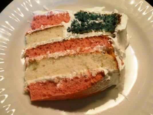 gâteau stratifié rouge, blanc et bleu