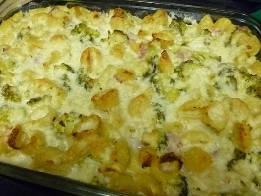 coquillages et brocolis cuits au four avec jambon et chou-fleur crémeux au fromage