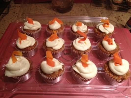 cupcakes aux carottes avec glaçage à la cardamome