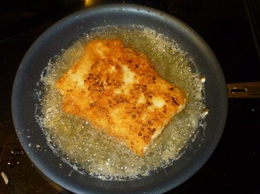 mahi mahi incrusté de noix mac et de parmesan