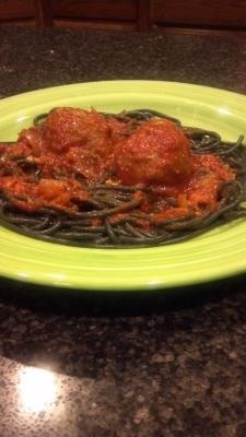 boulettes de dinde à la mozzarella, sauce tomate merlot aux oignons et aux champignons