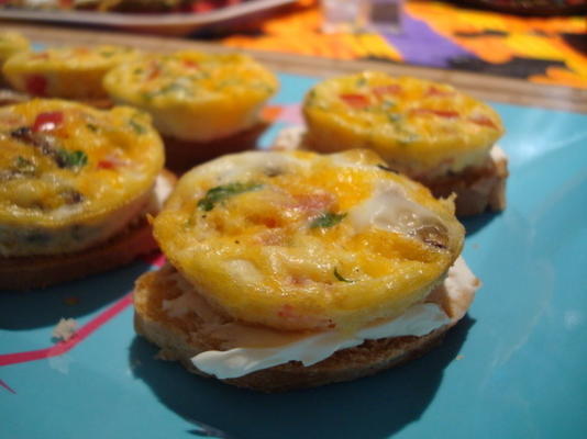 mini frittata crostini