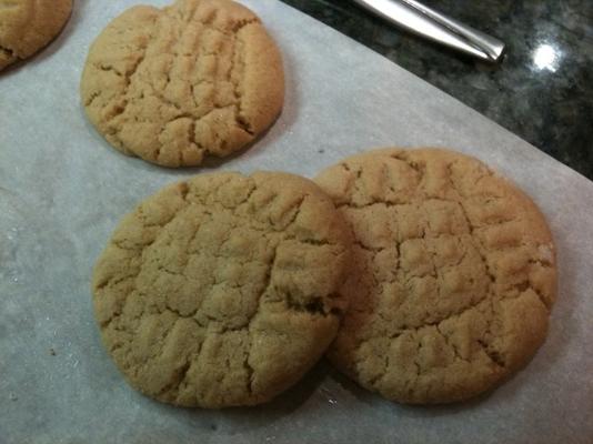 Biscuits faciles au beurre d'arachide sans gluten (avec mélange à gâteau gf)