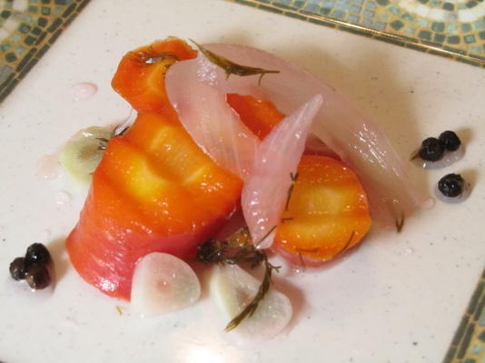 carottes marinées à l'oignon et à l'ail