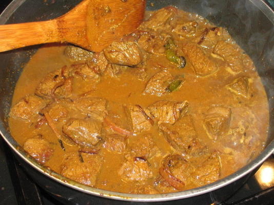 boeuf au curry au vinaigre: boeuf vindaloo par aarti