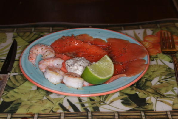 saumon et crevettes à l'aïoli à l'aneth et au citron vert