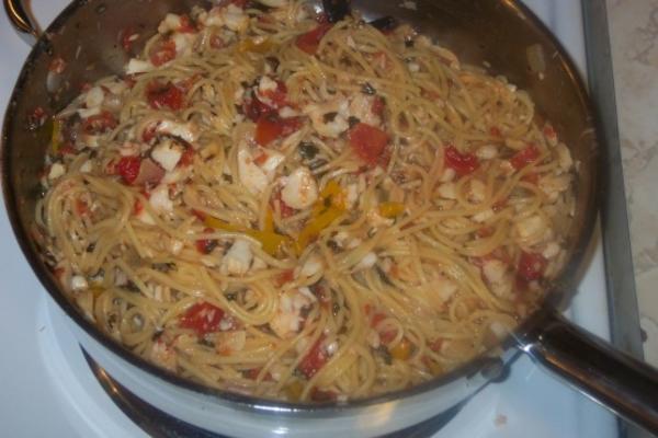 spaghetti au poisson et aux légumes: ciambotta