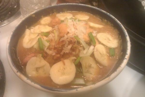 soupe de courge musquée rôtie et de curry à la noix de coco