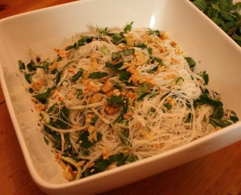 brioche (salade de nouilles aux herbes vietnamiennes)