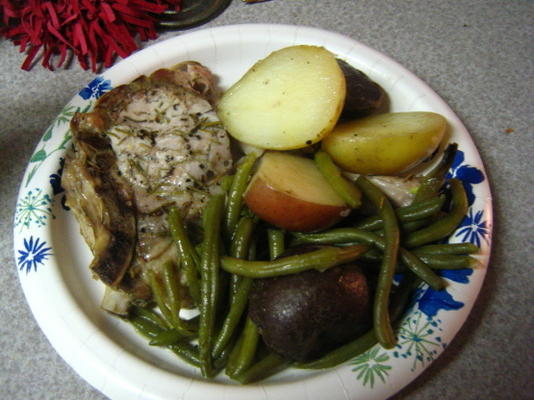 porc au romarin avec pommes de terre et haricots verts