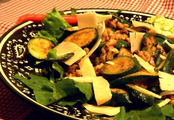salade de courgettes, noix et parmesan