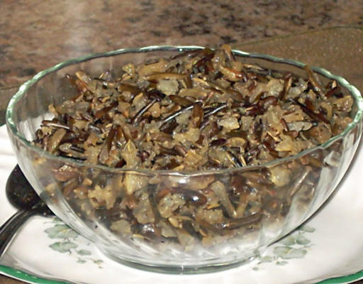 riz sauvage assaisonné (cuit dans un cuiseur à riz)