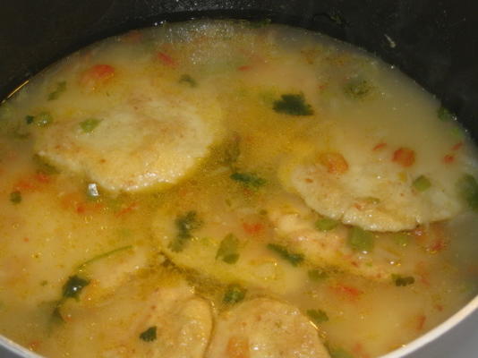 sopa de capirotadas hondurenas (soupe au gâteau au fromage et à la semoule de maïs)