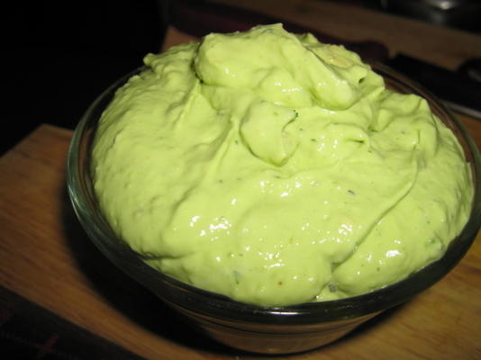 salsa de aguacate (sauce à l'avocat)