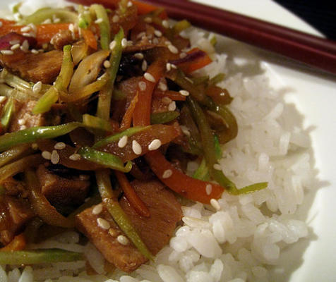sauté de porc et de légumes asiatique