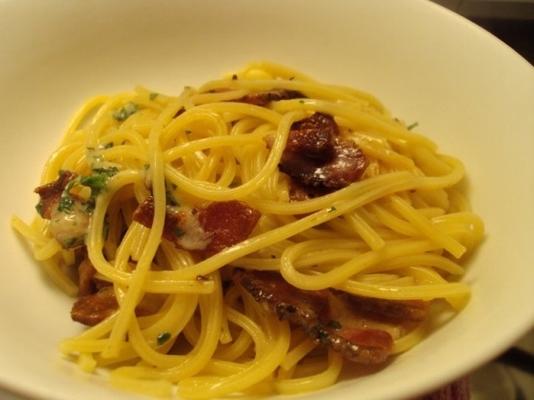 spaghetti au beurre parmesan et bacon bruni