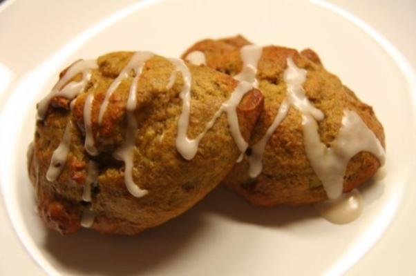 biscuits végétaliens à la banane et au kaki avec glaçage au rhum foncé