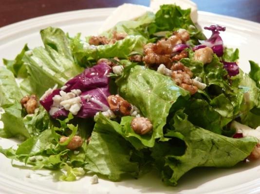 salade printanière au gorgonzola et aux noix