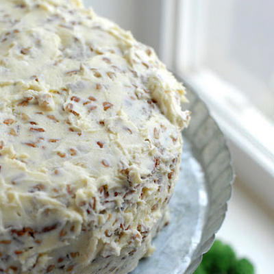 gâteau colibri avec glaçage au fromage à la crème à l'orange