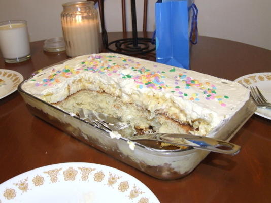 Le gâteau d'anniversaire spécial de Ryan - facile