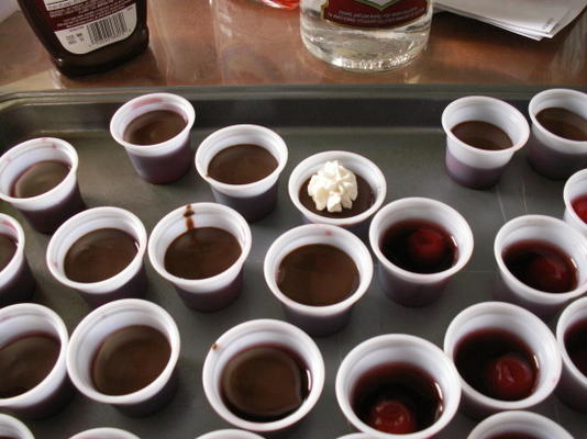 cerise recouverte de chocolat jell-o shot
