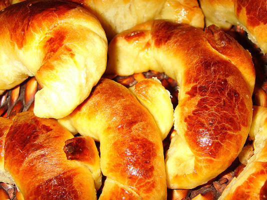 croissants aux graines de pavot de bratislava (bratislavske makove rozteky)
